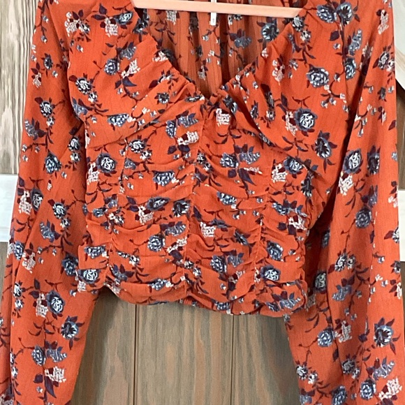 Free People Floral Crop Orange Top P2P 18” Length 10” front, 17” back. SIZE XS - Picture 10 of 10